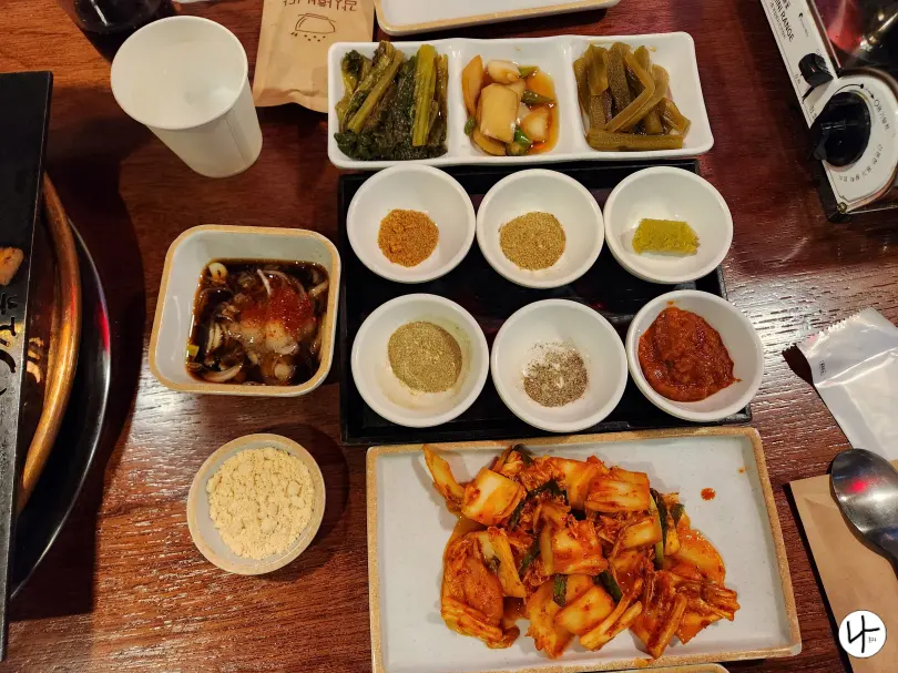김치-갓김치-등-밑반찬