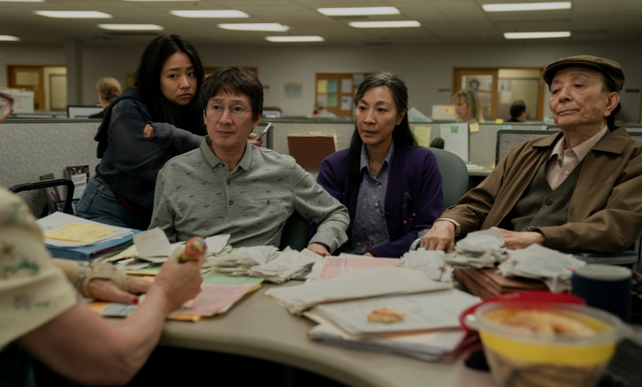 에브리씽 에브리웨어 올 앳 원스