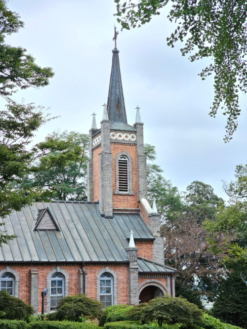 경주까지 갈 필요 있나요? '미스터 션샤인' 촬영지, 100년 역사 '아산 공세리성당' 가을 인생샷 명당