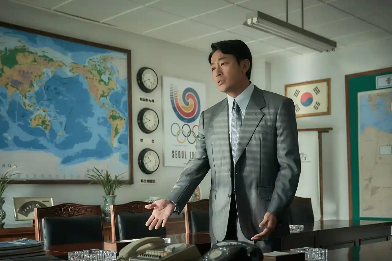 영화 &amp;#39;비공식작전&amp;#39; 설득하는 하정우