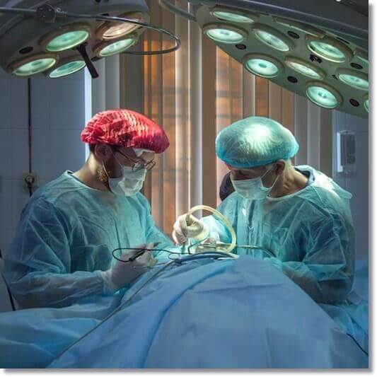 식도암 검진 및 치료, 내시경 검사하는 의사