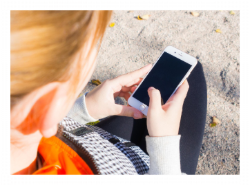 연락 없는 남친을 기다리는 모습