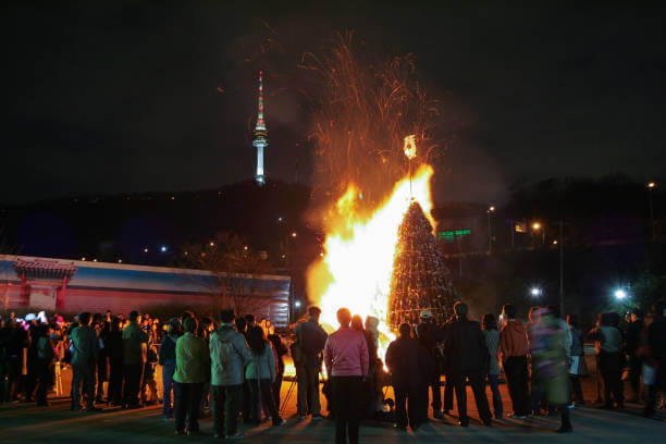 정월대보름, 오곡밥, 보름나물, 세시풍속, 부럼, 쥐불놀이, 전통놀이, 한국명절, 보름달, 건강음식