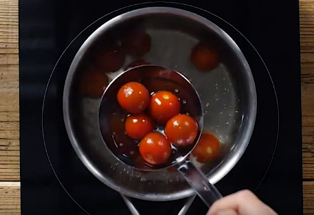 냄비에 물을 끓인 