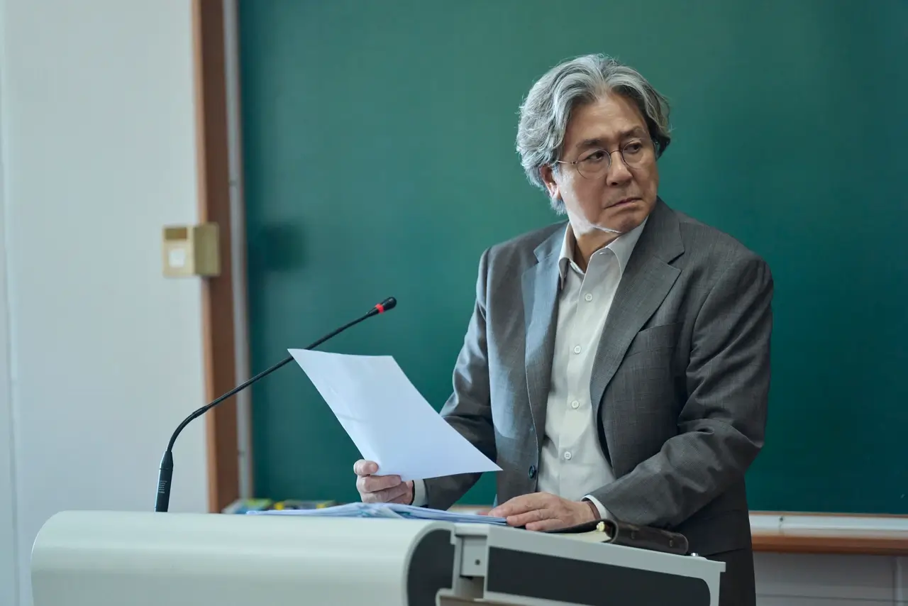 최민식 최현욱 맨 끝줄 소년 줄거리 몇부작 원작 연극 결말