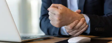 손목 통증 원인, 증상, 치료법 총 정리 (2025 최신)