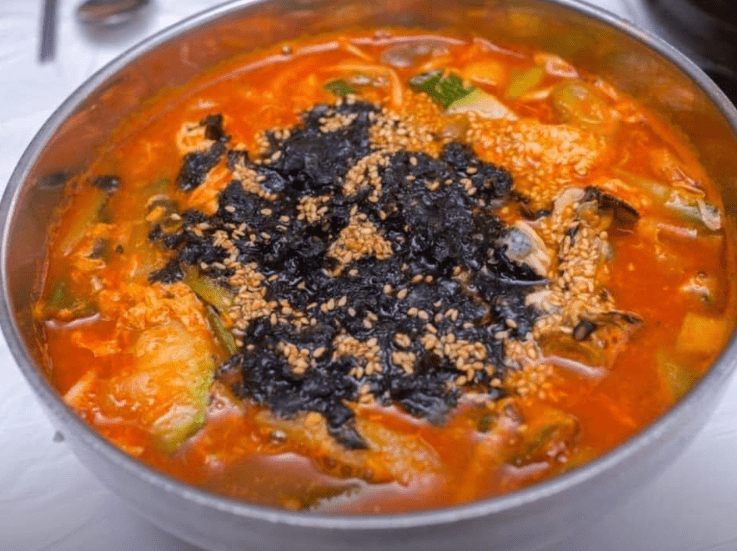 강릉중앙시장 맛집 "강릉현대장칼국수 본점" 음식