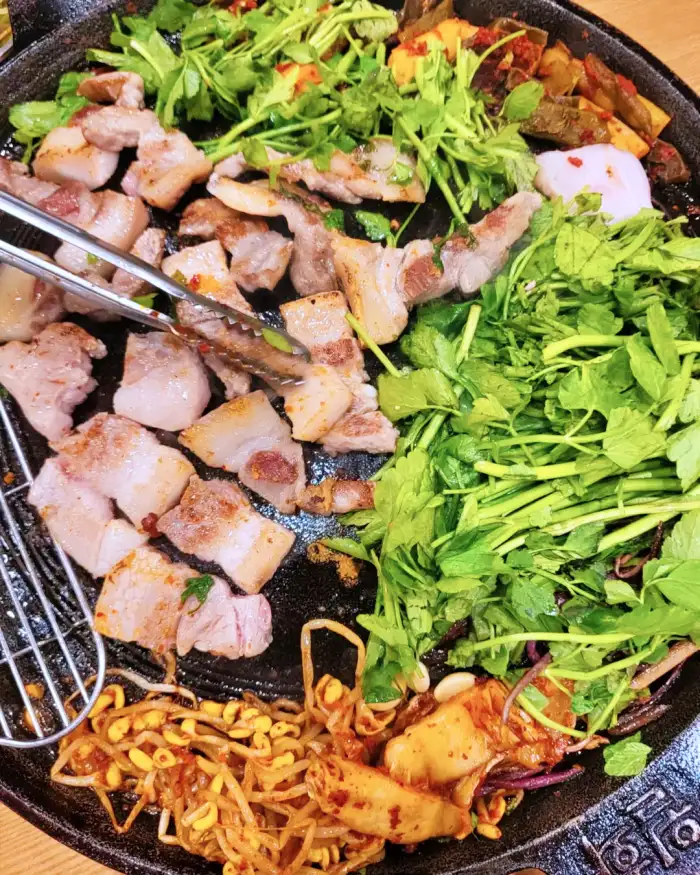 생방송 투데이 마포 공덕 벌집 밀랍 숙성 삼겹살 맛집
