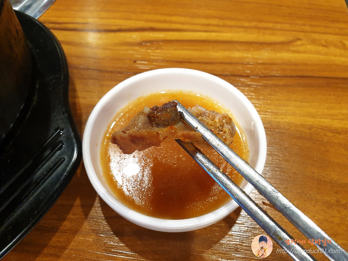 발라낸 살코기 소스에 콕