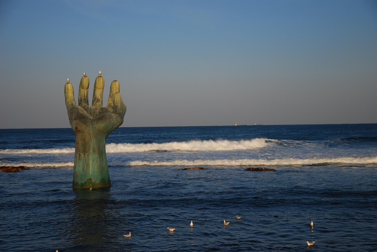 여행을 사랑하는 중년 여성이라면? ✨ 국내여행 안내사 자격증으로 제2의 커리어 시작하세요!