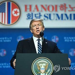 트럼프대통형 기자회견 사진입니다..