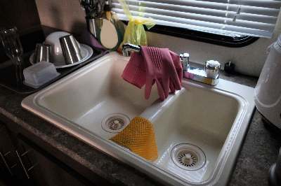 씽크대 청소, 그렇게 어렵지 않아요!