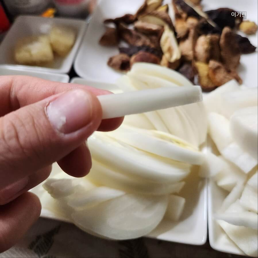 표고버섯 무 맑은 장국 깊은 맛나게 끓이는 법 요리 레시피