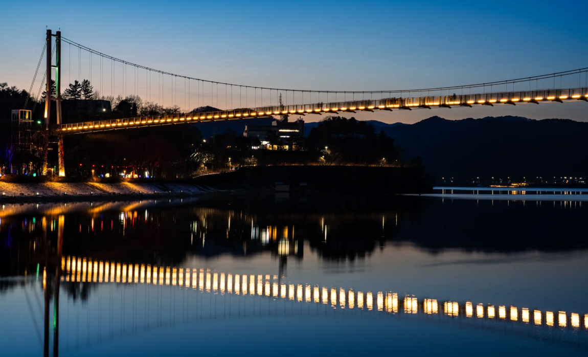 공지천 출렁다리