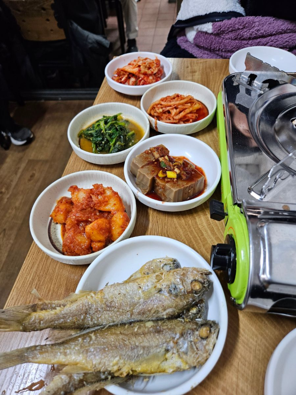 충청도식당 한상차림