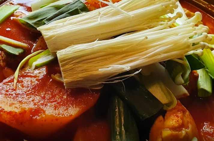 맛깔스러운 닭볶음탕