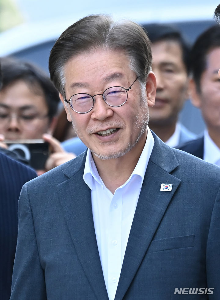 단식 10일 이재명 수원지방검찰 출석 &amp;quot;화무십일홍&amp;quot;