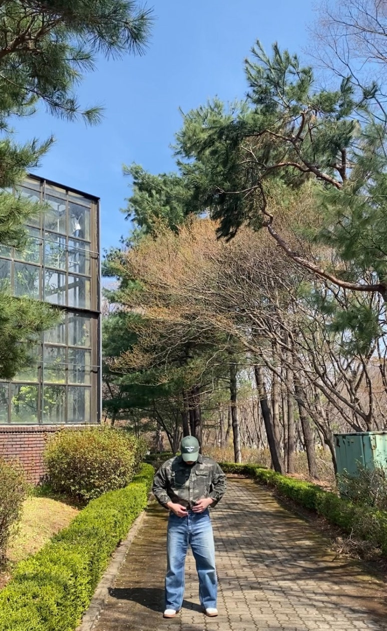 데일리룩(2025. 4. 15.)두마로 쿤스트하우스 코튼볼캡, 테이크이지 자이언트핏 카모자켓 카모셔츠 빈티지자켓 빈티지셔츠, 에러스익셉티드 왁스드 팬츠, 아디다스 그라다스 스니커즈