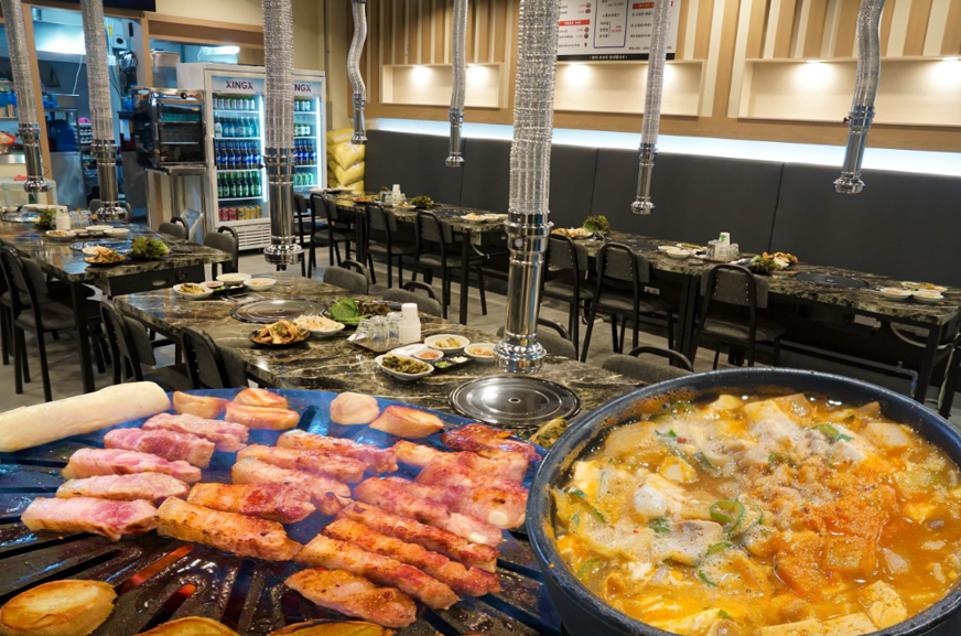 미담돈의-제주흑돼지-생오겹살구이와-된장찌개