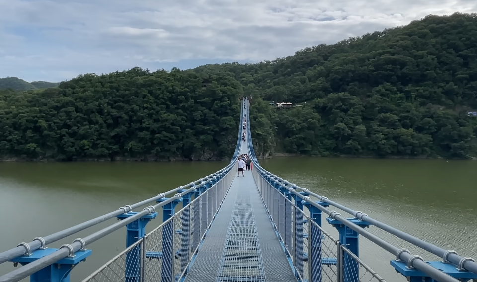 정말 길다는 것이 느껴지네요. 미르 309 다리는 우리나라에서 손에 꼽히는 길이를 자랑 하고 있습니다.