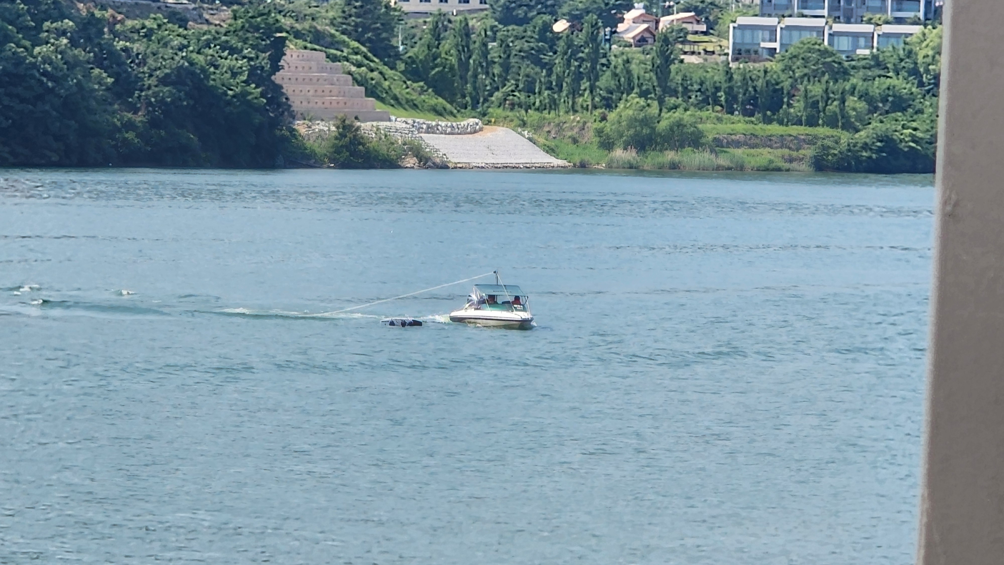 라온드뷰 북한강 보트