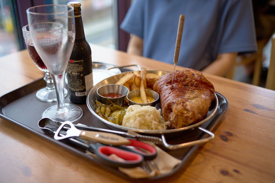 슈바인스학세 schweinshaxe