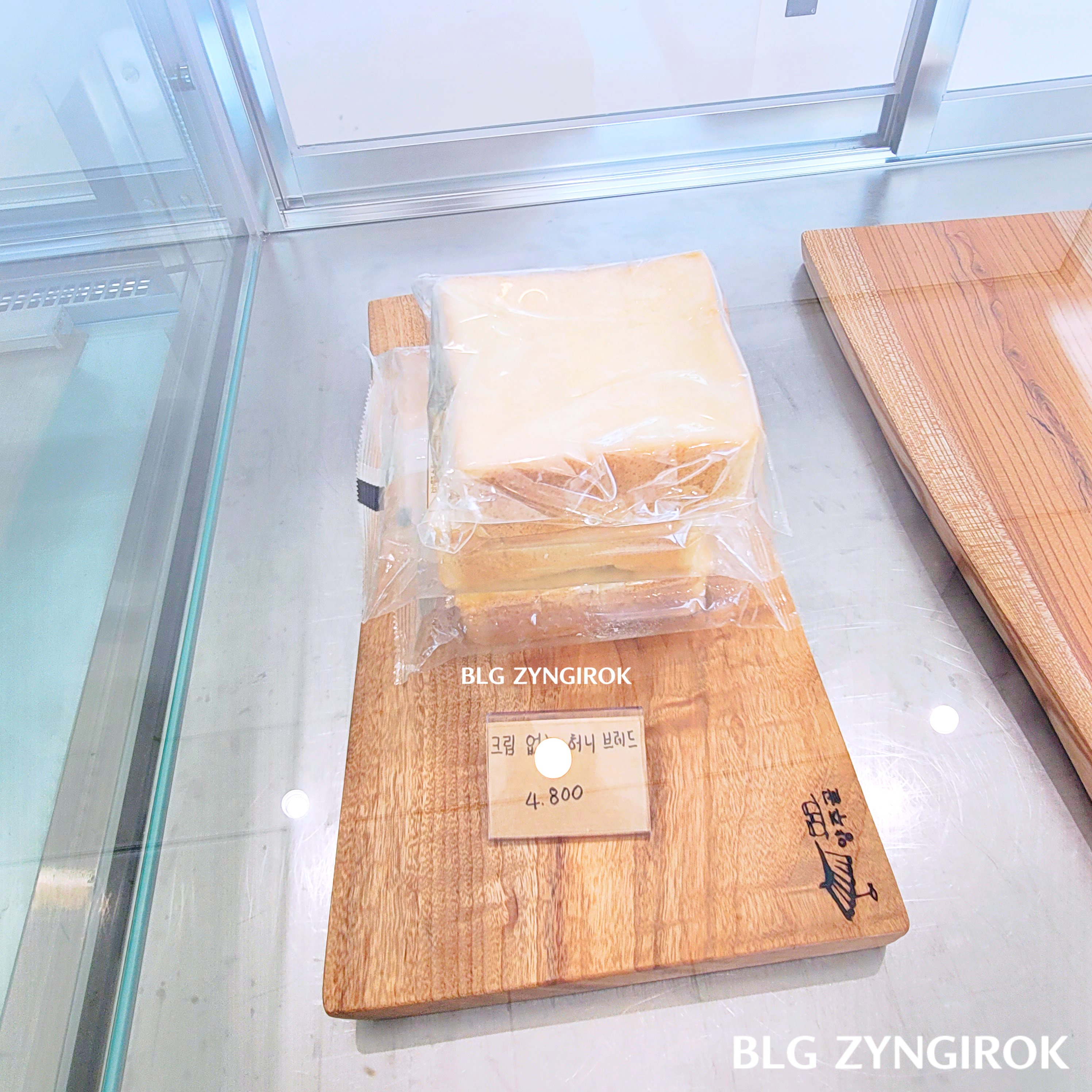 양주 카페 닛다 내부 - 디저트 메뉴 모습이다.