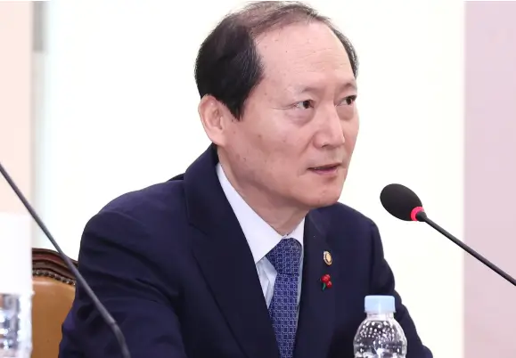 이완규