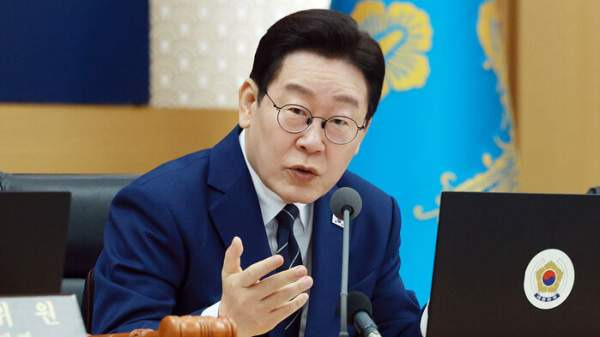 이재명 대통령 정부세종청사 국무회의 주재 에너지 비상대책 및 자동차 5부제 검토 지시 현장