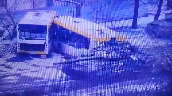 우크라이나 마리우폴 파괴 장면(국회연설 중 공개된 동영상 일부 이미지)