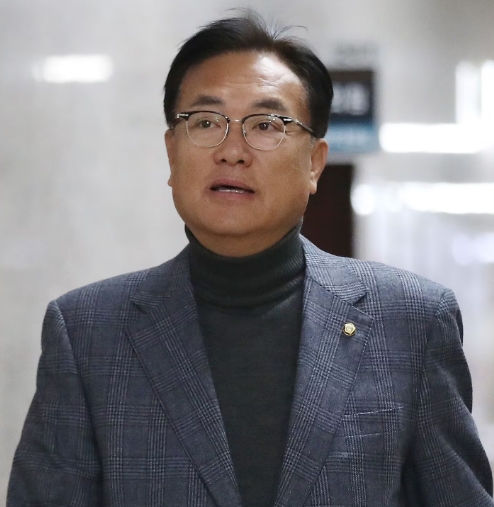 정진석 의원 프로필 나이 고향 학력 재산