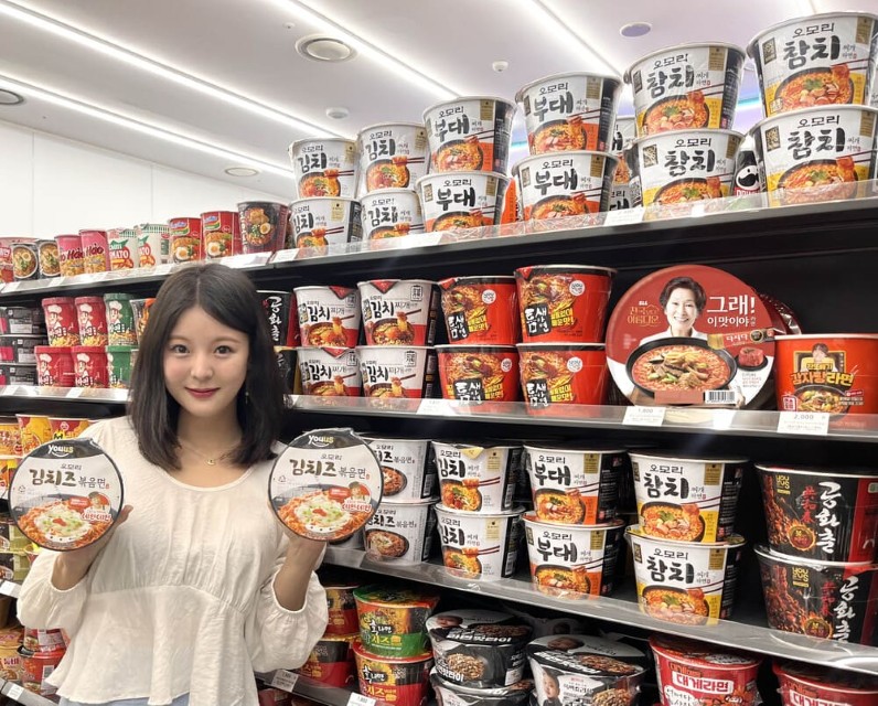 GS25 오모리 김치즈볶음면 컵라면