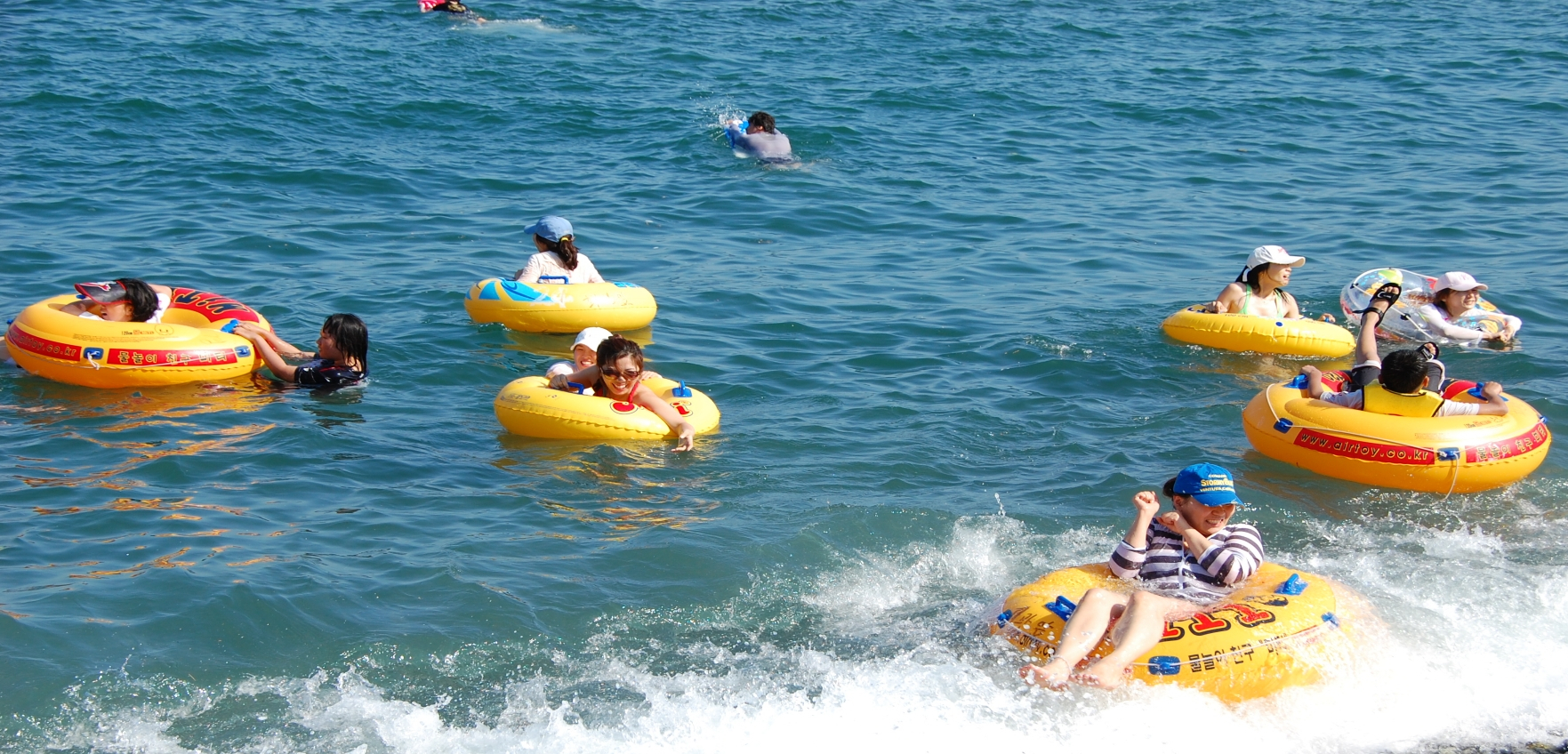 흑진주-몽둘-해수욕장-전경