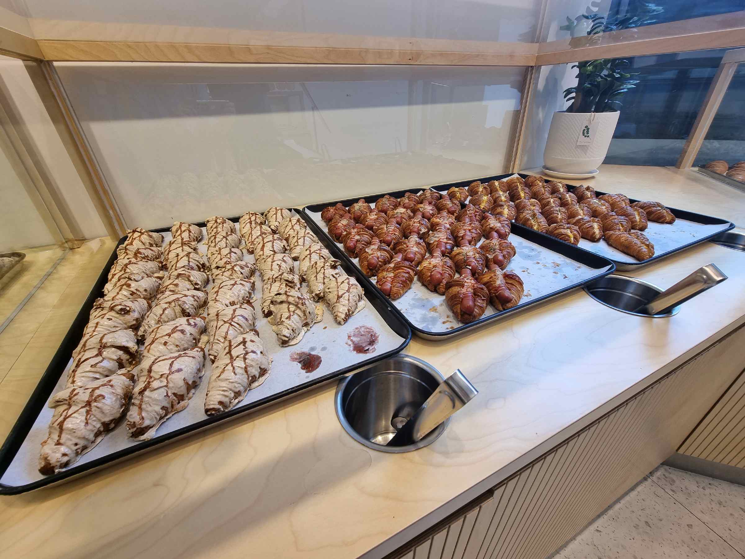 누네띠네크로와상