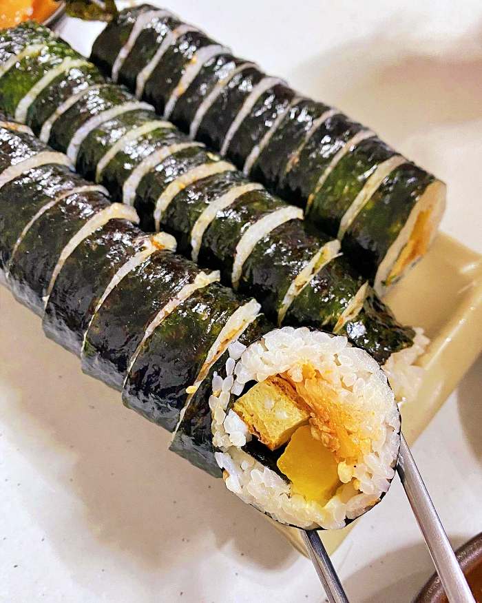 생활의달인 전주 객사 객리단길 묵직하면서도 새콤 아삭한 묵은지 김밥 맛집