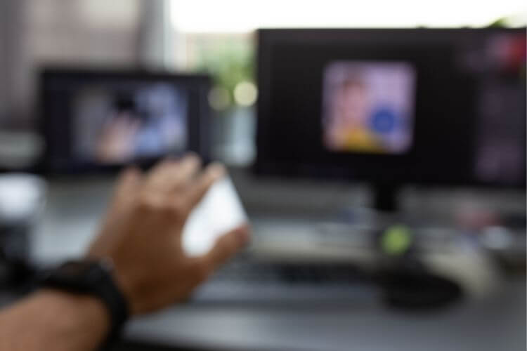 복시로 시야가 흐릿하게 보이는 증상