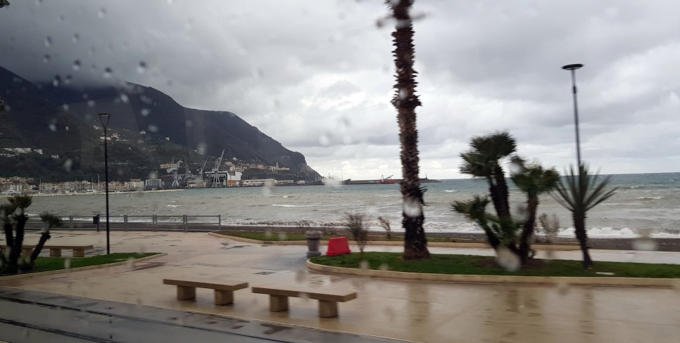 다시 비가 오는 나폴리의 날씨