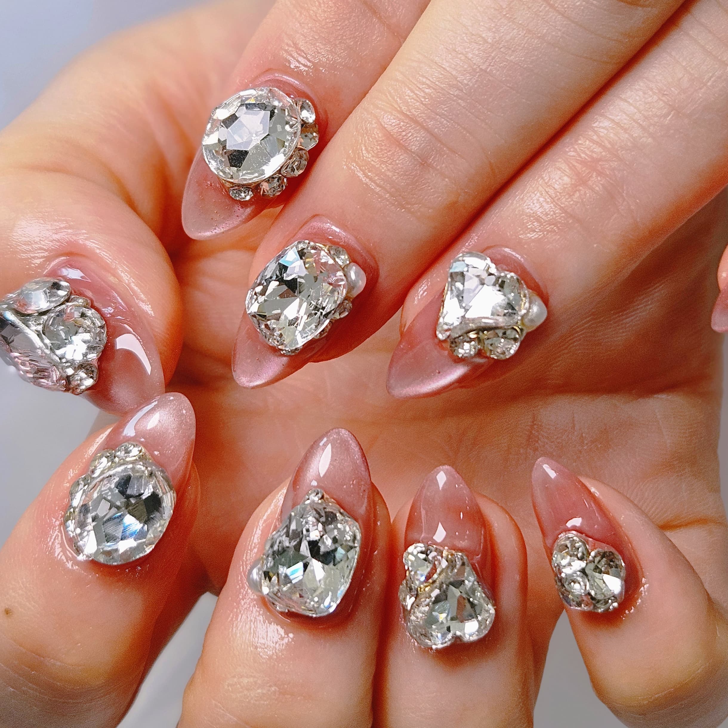 웨딩 네일 추천 디자인 BEST 7: 신부를 위한 특별한 선택