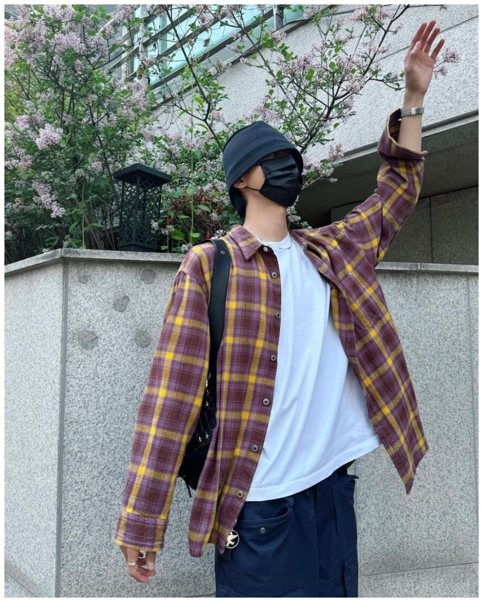 주우재 체크셔츠