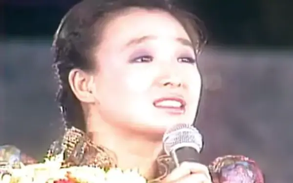 혜은이-노래하는-모습-사진