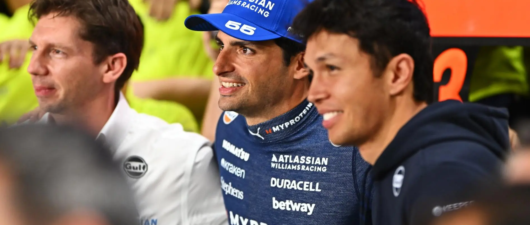 윌리엄스 F1 팀. 좌측부터 제임스 보울스, 카를로스 사인스, 알렉산더 알본