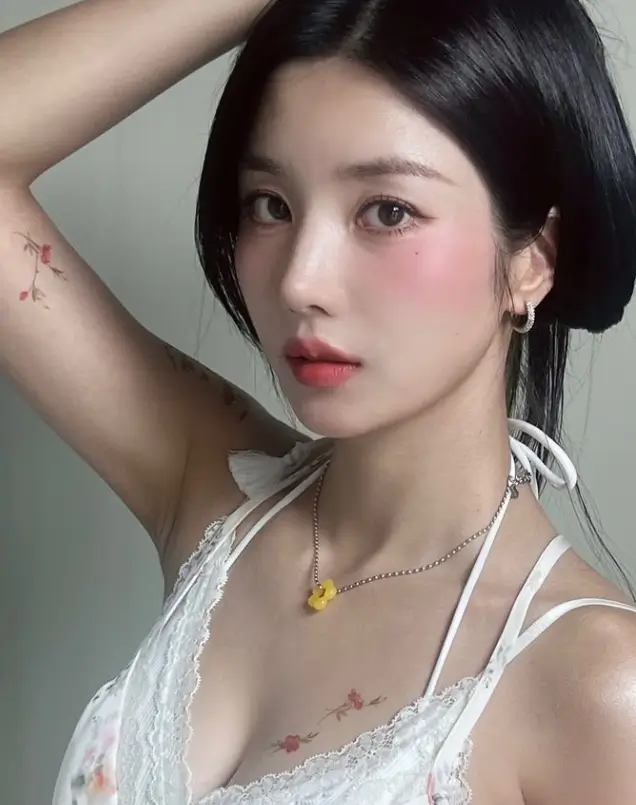 권은비 프로필 워터밤 화보