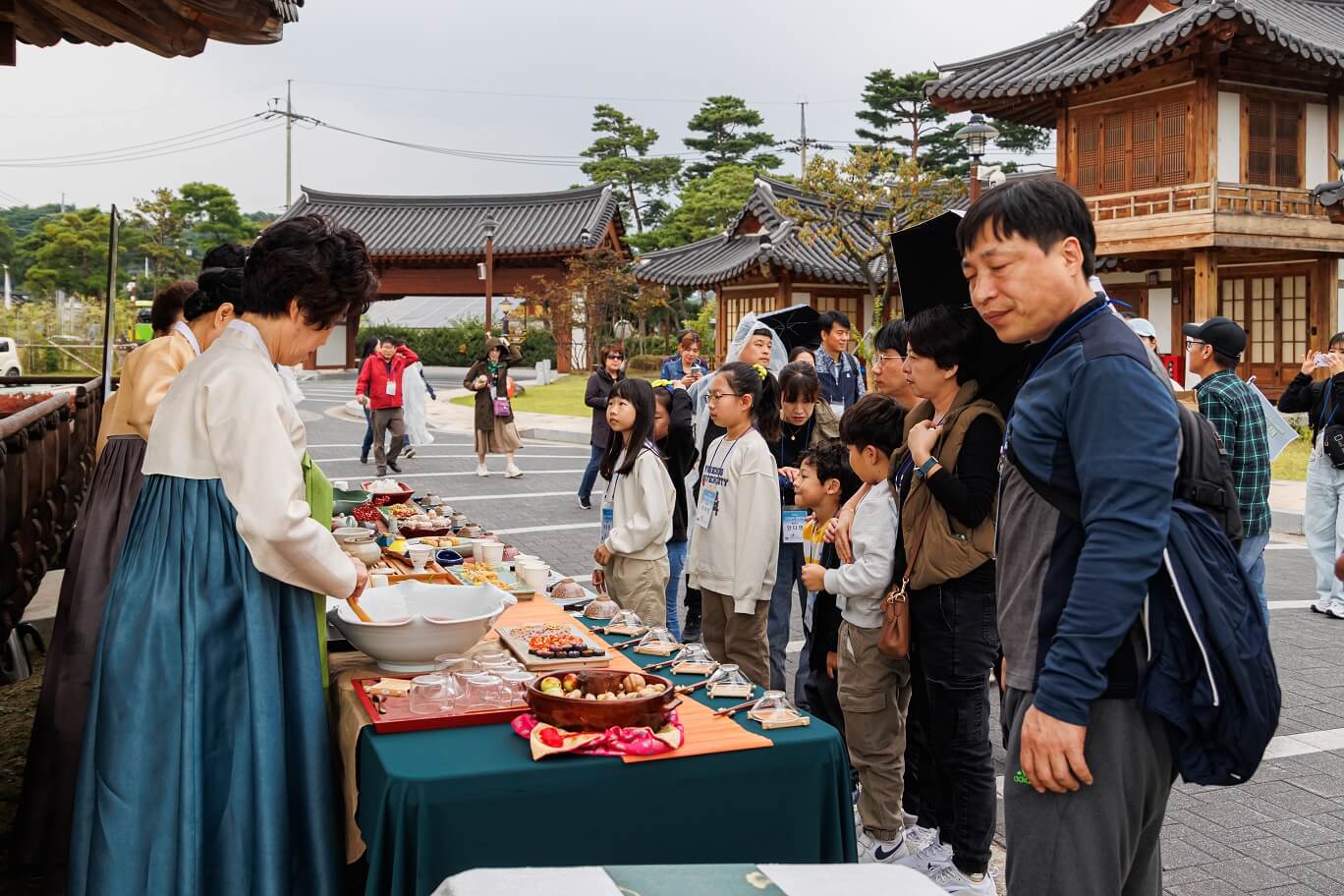 강릉커피축제 커피 축제 2024 강릉커피축제 커피 문화 강릉 커피 거리 커피 어워드 커피 체험 프로그램 인문학과 커피 강릉 커피 마켓 커피 관련 행사 강릉 주차 정보 커피 애호가 커피 산업 지역 경제 활성화 커피 관련 업체 핸드드립 커피 커피 로스팅 체험 강릉 관광 커피 역사 커피 철학