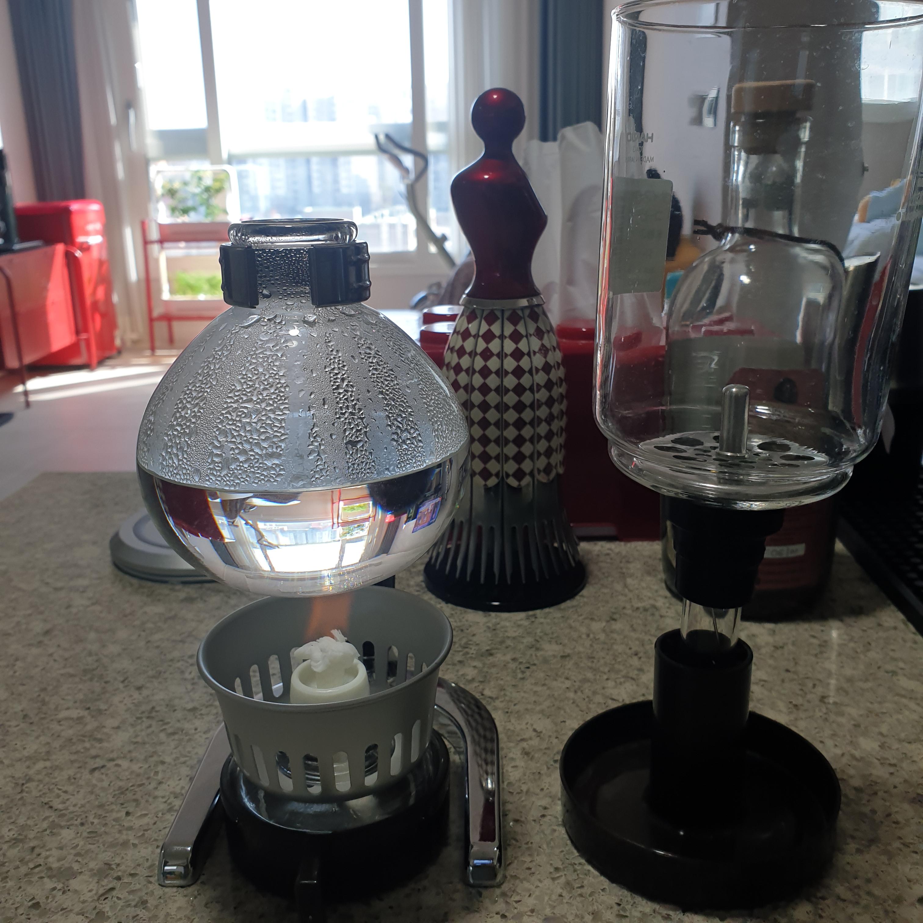 사이폰 아이스커피와 핫 커피 1인분 레시피: 중배전 원두 사용