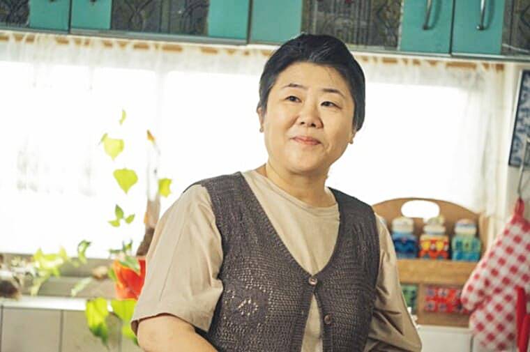 배우-이정은