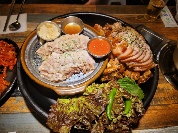 보쌈주는족발집 보쌈과 족발