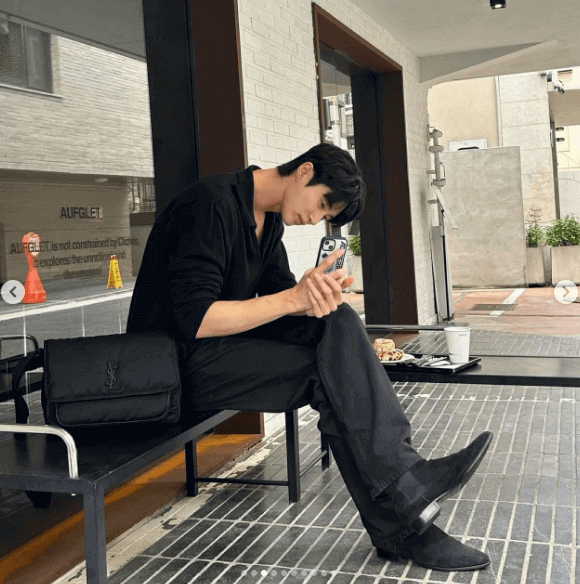 변우석 인스타 이미지