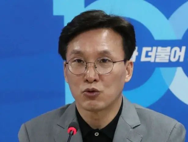 김자영 아나운서