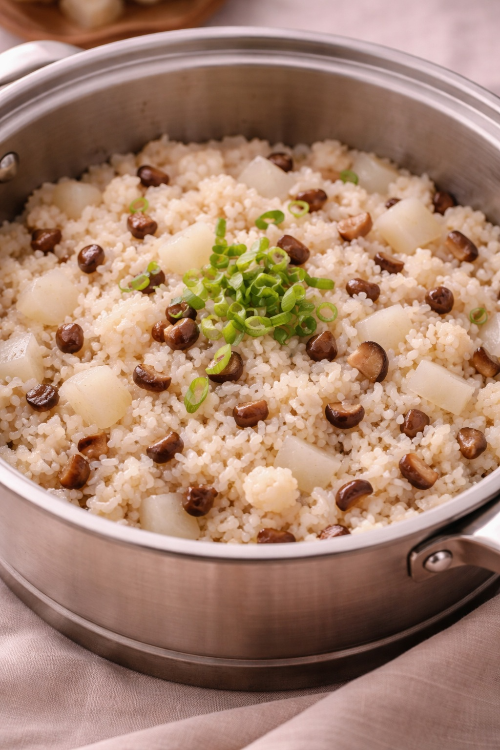 감칠맛 가득한 아기 소고기 표고버섯 진밥 완성 모습