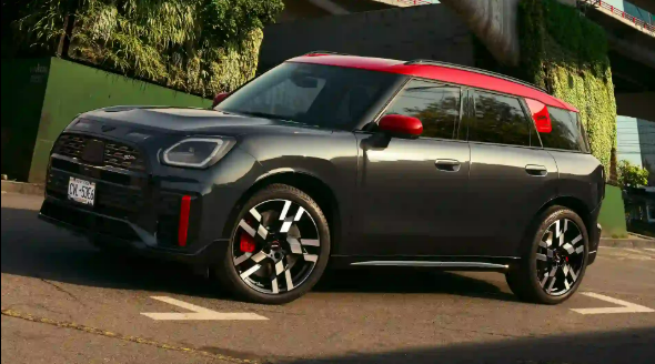 출근길이 달라진다 2025 미니 JCW가 일상을 바꾸는 방식